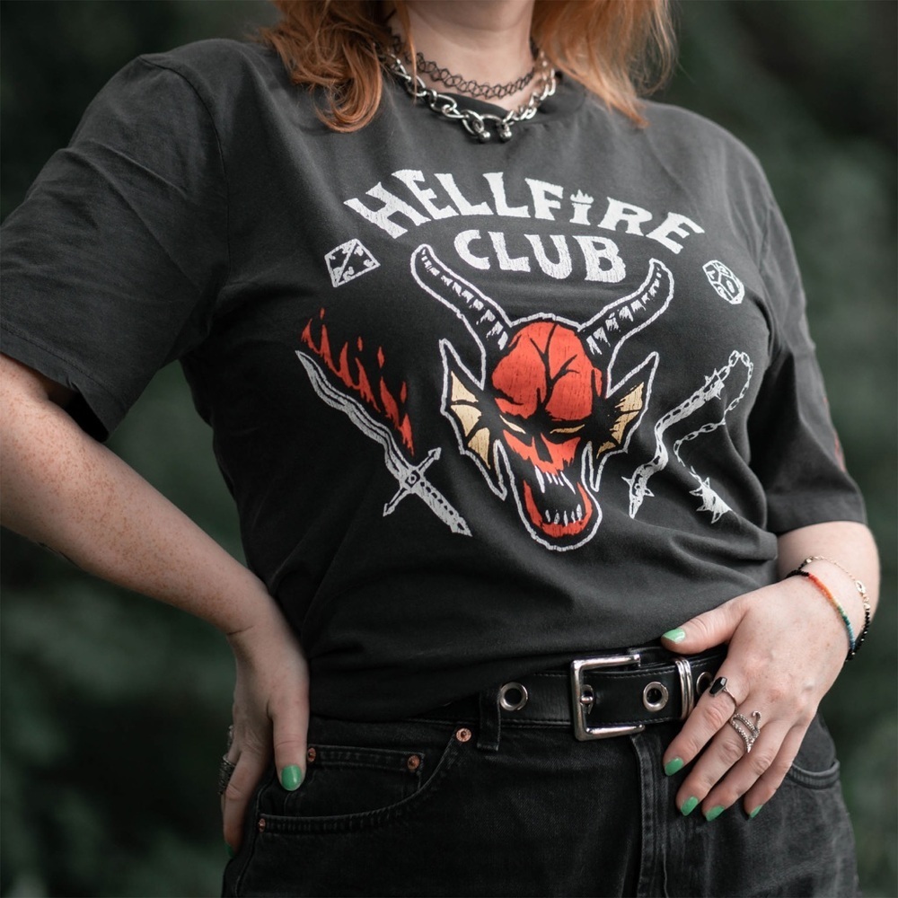 Stranger Things Season 4 Hellfire Club Black T-Shirt size medium